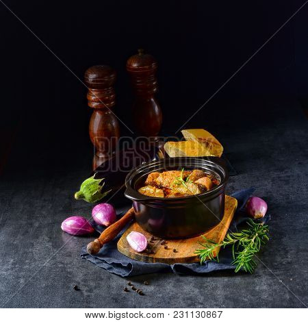Eggplant Casserole - (melitzanes Me Kreas Sti Katsarola)