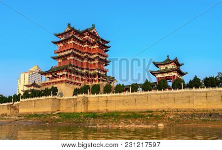 Tengwang Pavilion,nanchang,traditional, Ancient Chinese Architecture, Made Of Wood.
