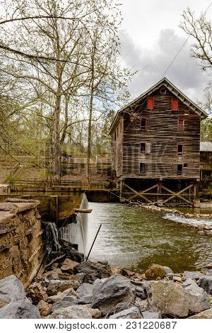 Childersburg, Alabama, Usa - March 25, 2017: Kymulga Grist Mill, Original To Civil War Period, As Vi