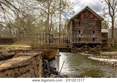 Childersburg, Alabama, Usa - March 25, 2017: Landscape Including The Kymulga Grist Mill, Original To