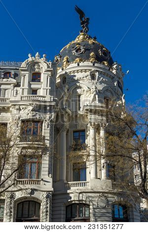 Madrid, Spain - January 21, 2018: Metropolis Building ( Edificio Metropolis
 ) At Alcala And Gran Vi