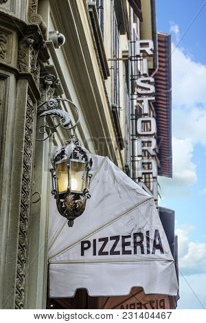 A Pizzeria Awning On A Florence Ristorante