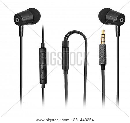 Featured Earphones With Sound Isolation Technology, Unique Sound That You Can Easily Plug Into The M