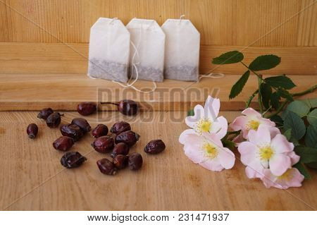 Medicinal Plants - Eglantine - Flowers, Fruits And Tea Bags