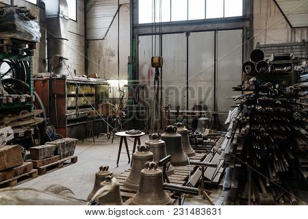 Bell Manufacturing Little Factory Indoor View, Metal Manufacturing