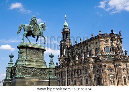 ประติมากรรมและ Hofkirche ใน Dresden