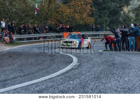 San Marino - Ott 21, 2017 : Bmw M3 E30 1989 In Old Racing Car Rally Historical Race