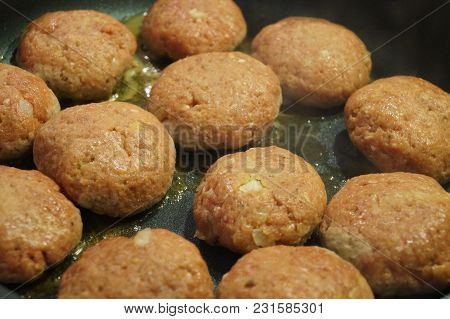 Frikadelle - German Meatballs With Cauliflower Sauce Bernaise And Baked Parsley Potatoes