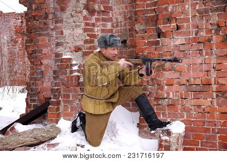 Fighter Of Red Army With The Ppsh Machine Gun In Ruins Of Stalingrad (a Staff Of A Division Of Lyudn