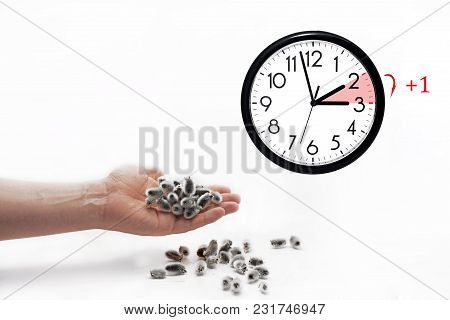 Daylight Saving Time. Dst. Wall Clock Going To Winter Time.