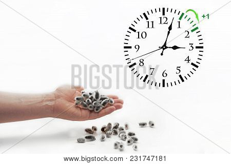 Daylight Saving Time. Dst. Wall Clock Going To Winter Time.