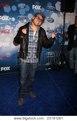 LOS ANGELES - 11 de MAR: Andrew Garcia American Idol Top 12 partido 9 de la temporada celebrada en la industria Clu