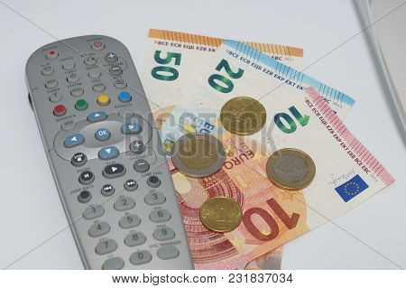 Pay Tv - How Much We Have To Pay To See Our Favorite Programm On Tv