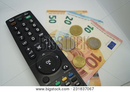 Pay Tv - How Much We Have To Pay To See Our Favorite Programm On Tv