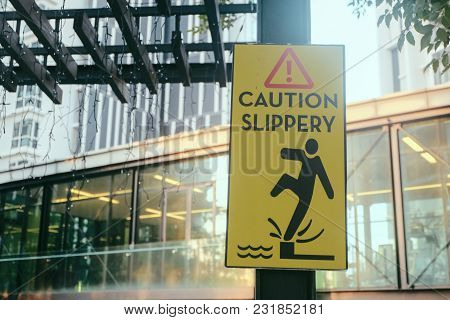 Signage Read 