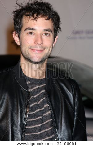 LOS ANGELES - OCT 22: Grant Shapiro přijíždí na 