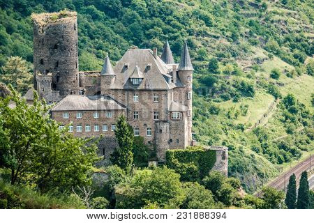 Katz Castle at Rhine Valley (Rhine Gorge) near St. Goarshausen, Germany. Built in 1371 and rebuilt in 1896. 