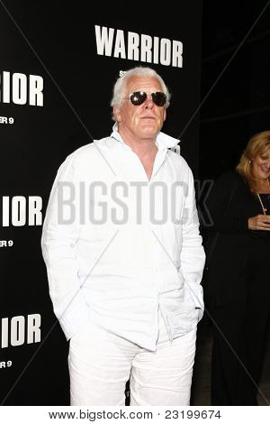 LOS ANGELES - SEP 6: Nick Nolte na světové premiéře 'Válečník' 6. září 2011 v Los Angel