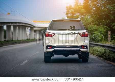 Mpv 7 Seat Car Automotive Driving On Highway Road
