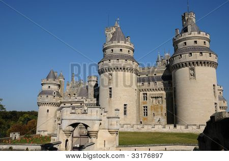 ฝรั่งเศส ปราสาท Pierrefonds ใน Picardie
