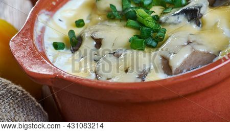 Guvech Mushrooms Or Casseroles. Great Way To Turn Chicken Into A Festive Turkish Dish.