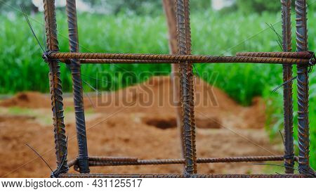 Using Steel Wire For Securing Steel Bars With Wire Rod For Reinforcement Of Concrete Or Cement. Focu