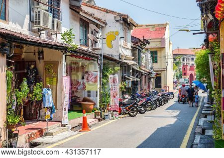 Malacca,malaysia - April 21,2019 : Jonker Street Is The Centre Street Of Chinatown In Malacca. It Wa