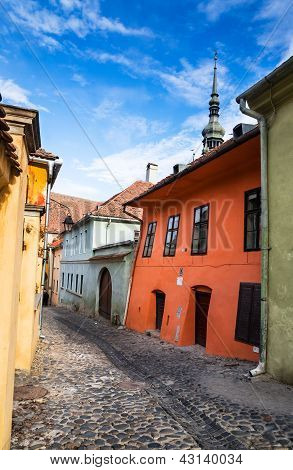 Ortaçağ Sighisoara, Transilvanya Caddesi'nde açtı.