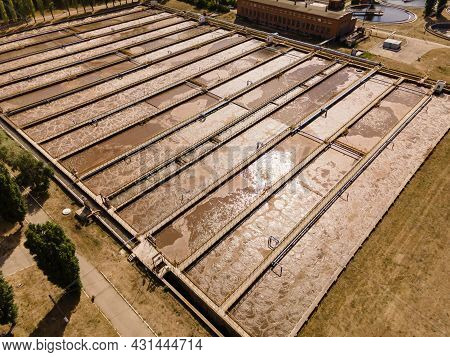 Sewage Water Basin Clean. Wastewater Treatment Plant For Recycle Dirty Sewage Water
