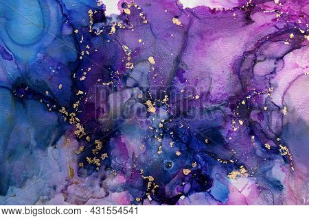 Alcohol Ink Technique. Luxury Abstract Fluid Art Background. Moderm Abstract Artwork. Trendy Wallpap