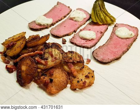 Roastbeef With Fried Potatoes An Remoulade Sauce