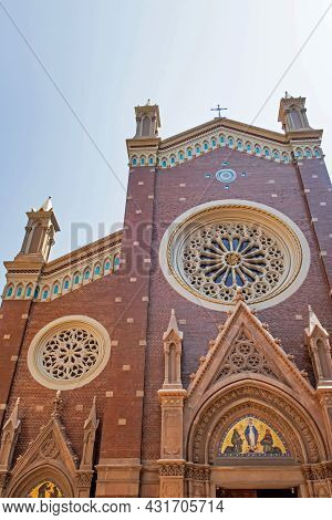Istanbul,turkey- August 28,2021.exterior View From The Historical And Holy St.antuan Catholic Church