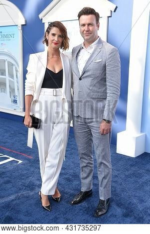 LOS ANGELES - SEP 01: Cobie Smulders and Taran Killam arrives for the FXÃs ÃImpeachment: American Crime StoryÃ Screening on September 01, 2021 in West Hollywood, CA