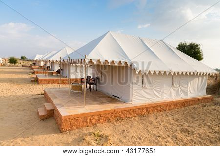 Barraca Camping Site Hotel em um deserto