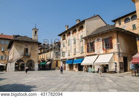 Orta San Giulio, Italy - July 22, 2021: Panoramic View Of Piazza Motta, In The Center Town Of Orta S