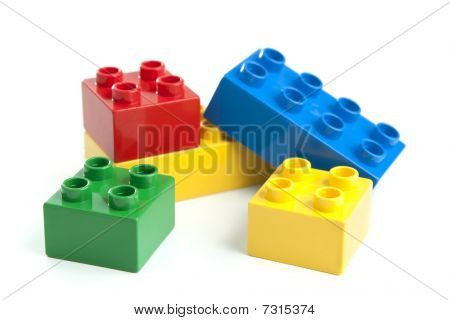 Hračky plastové stavební bloky.