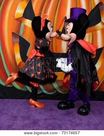 LOS ANGELES - OCT 1:  Minnie Mouse, Mickey Mouse at the VIP Disney Halloween Event at Disney Consumer Product Pop Up Store on October 1, 2014 in Glendale, CA