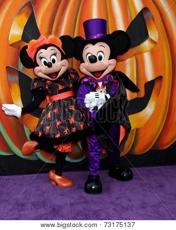 LOS ANGELES - OCT 1:  Minnie Mouse, Mickey Mouse at the VIP Disney Halloween Event at Disney Consumer Product Pop Up Store on October 1, 2014 in Glendale, CA