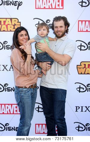 LOS ANGELES - OCT 1:  Cutter Dykstra, Jamie-Lynn Sigler, Beau Kyle Dykstra at the VIP Disney Halloween Event at Disney Consumer Product Pop Up Store on October 1, 2014 in Glendale, CA
