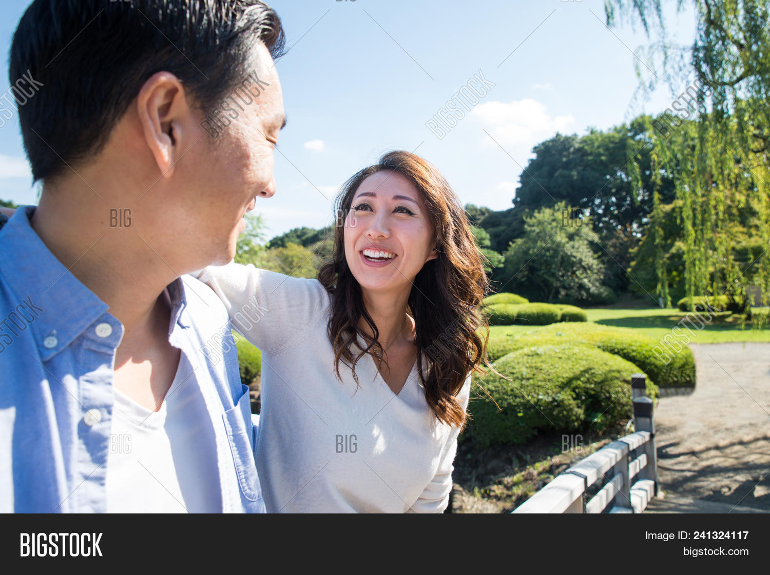 Download high-quality Beautiful asian couple dating park - Japanese images
