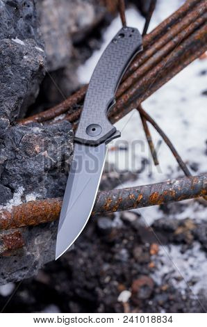 Knife For Everyday Carrying. Vertical Shot.
