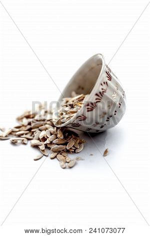Edible Dried Raw Organic Seeds Of Musk Melon Or Cantaloupe Or Tati Or Honeydew  Isolated On White.