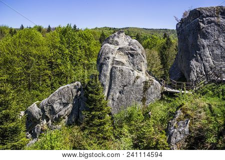 The Place Of Tustan Fortress - A Medieval Cliff-side Fortress-city, Archaeological And Natural Monum