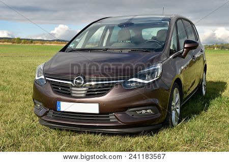 Lisnice, Czech Republic - October 20, 2016: Opel Zafira In Lisnice, Czech Republic, October 20, 2016