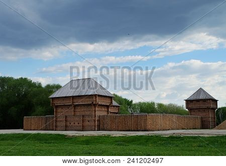 Moscow, Russia, May 12, 2018, Architectural Ensemble In Kolomenskoye Park, A Monument Of Wooden Arch