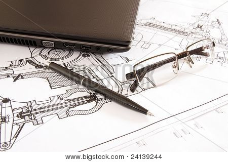 안경, 펜 그리고 노트북