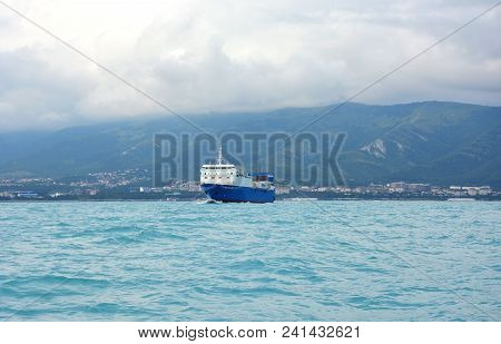 Magnificent View Of The Bay Of The Black Sea In Gelendzhik. Green Coast And A Beautiful View Of The 