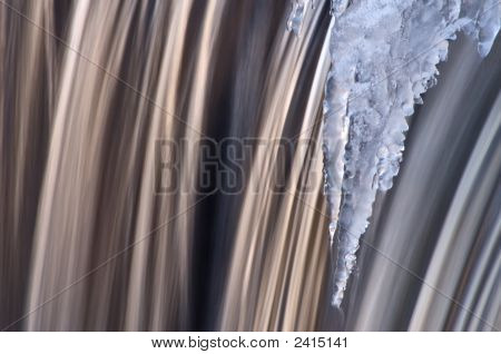 Inverno Portage Creek Cascade