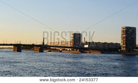 แม่น้ำ Neva และสะพาน Volodarsky, St.Petersburg