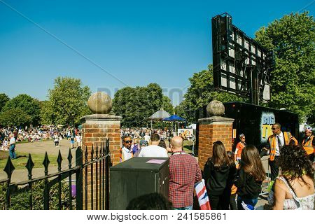 Windsor, Berkshire, United Kingdom - May 19, 2018: Security Cheks At The Entrance To Live Streaming 